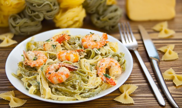 Zeleni rezanci sa škampima