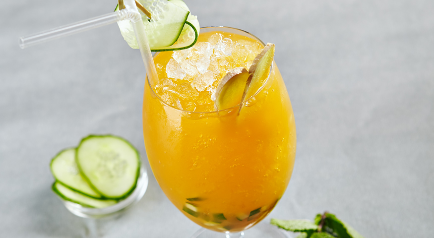 Smoothie s kokosovom vodom i svježim krastavcem