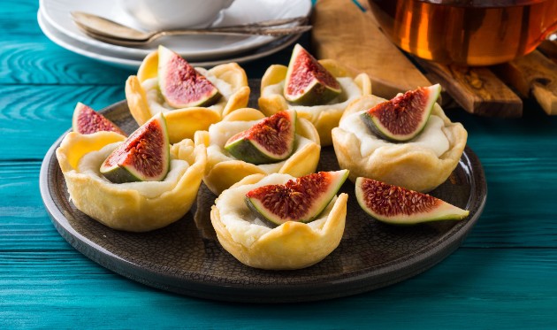 Košarice punjene smokvama i sirom