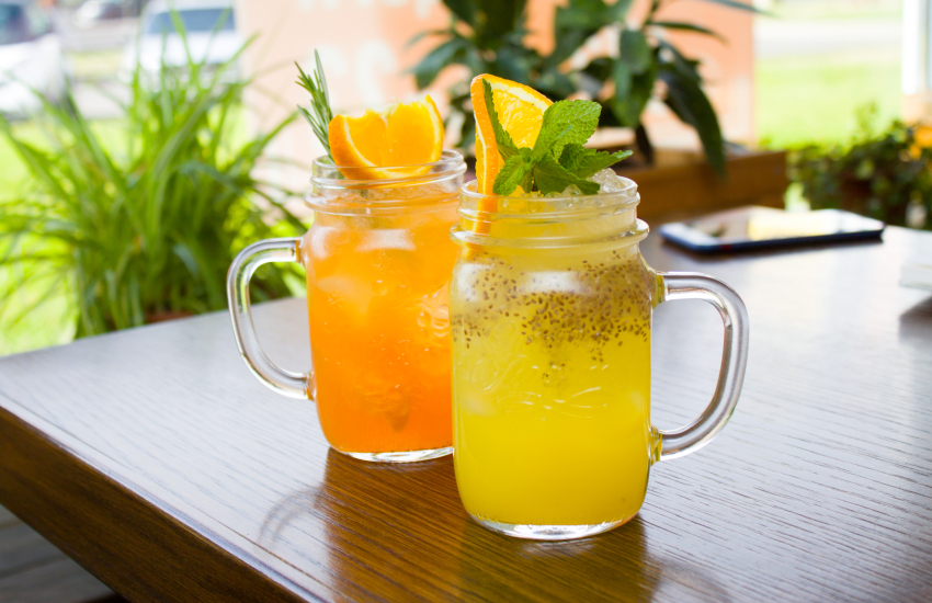 Sok od naranče s chia sjemenkama