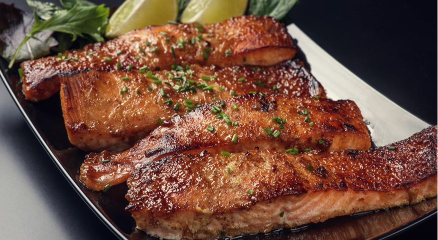 Zapečeni losos s medom i limunom