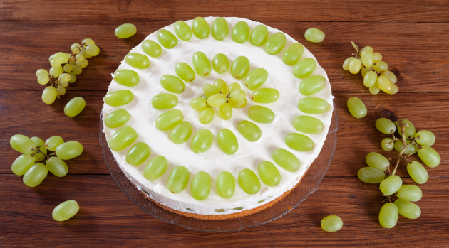 Bijela torta s vinom