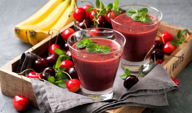 Proteinski smoothie s kokosom i trešnjama