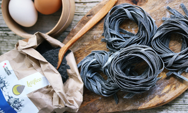 Tjestenina s brašnom crnog kima