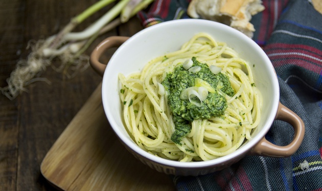 Tjestenina s kremastim umakom od ricotte i špinata