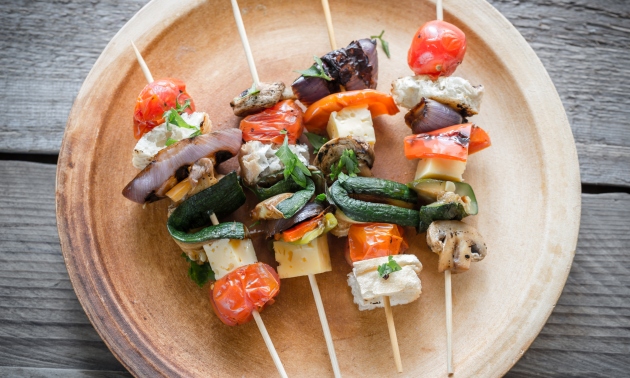 Ražnjići od povrća i sira