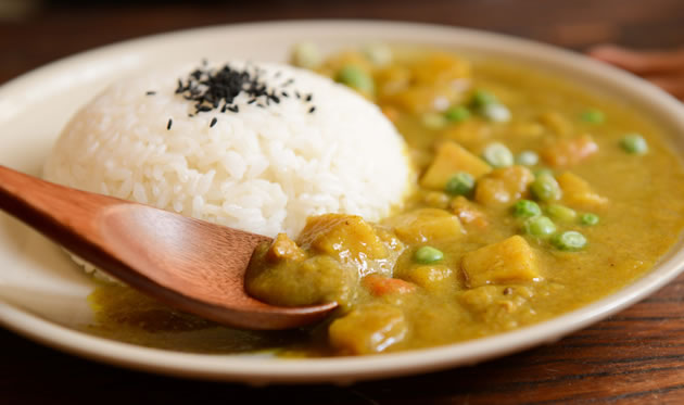 Riža s curryjem i povrćem