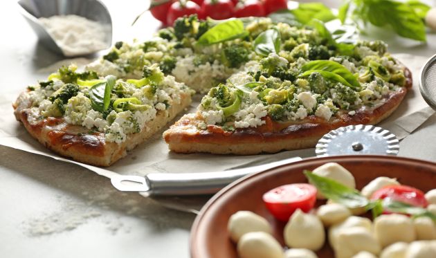 Vegetarijanska pizza s četiri vrste sira