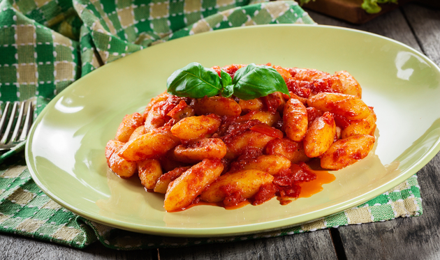 Njoki u ljutom umaku od brusnica i rajčica