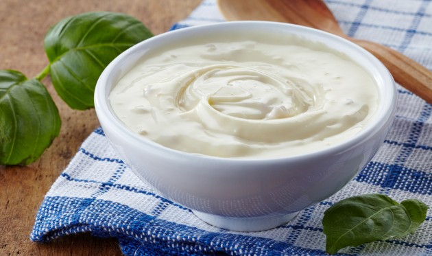 Bijeli umak od češnjaka za slasni roštilj