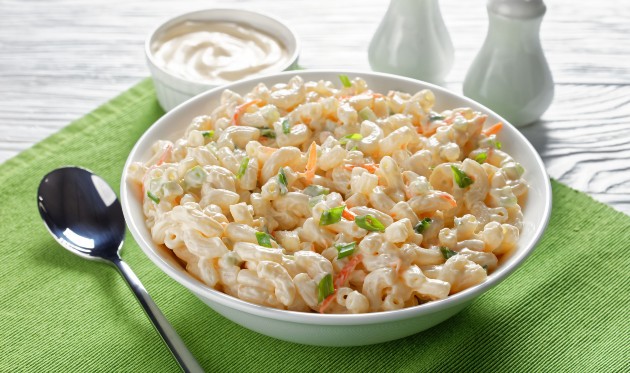 Kremasta salata s tjesteninom i kozicama