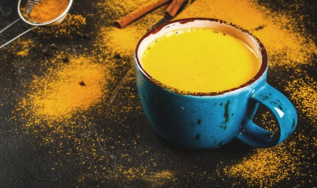 Zlatno mlijeko za jačanje imuniteta s prahom Reishi gljive