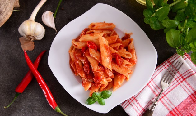 Tjestenina s ajvarom