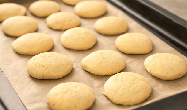 Pahuljasti slani keksi s vrhnjem